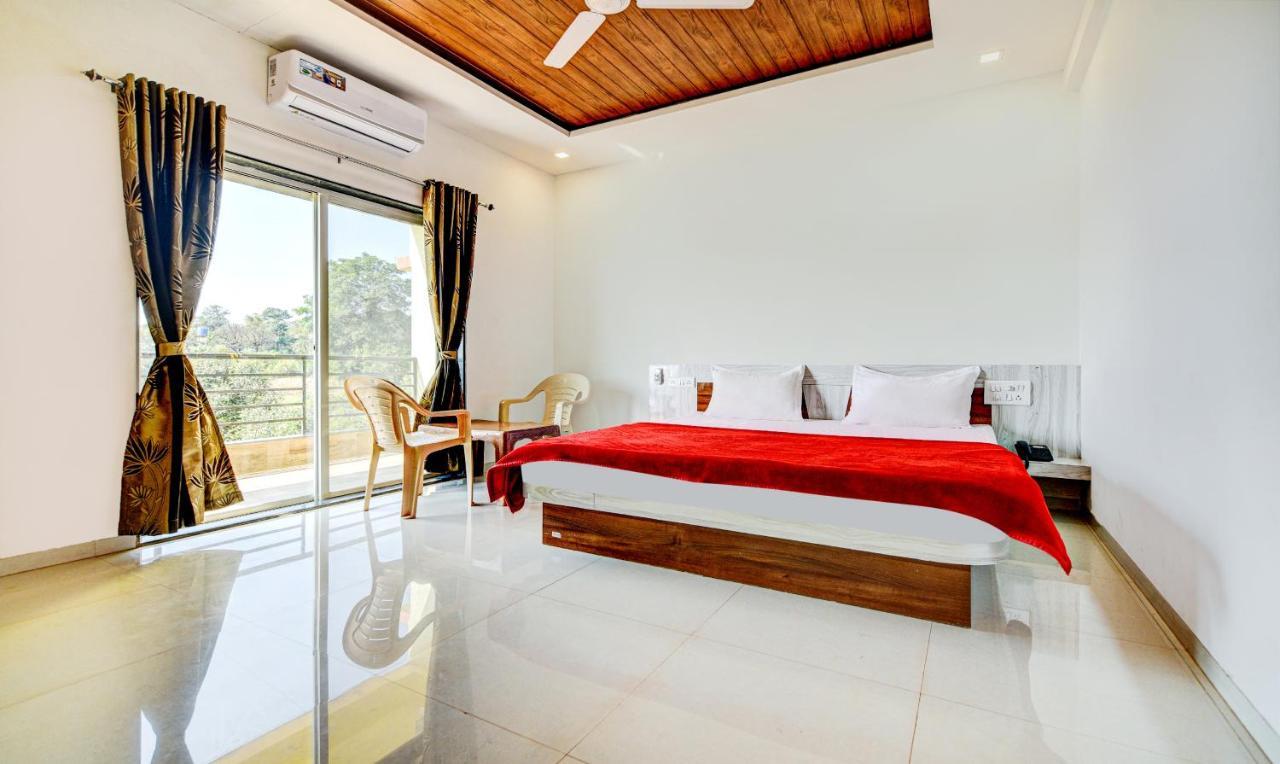 Aditya Hill View Inn Mahābaleshwar Dış mekan fotoğraf