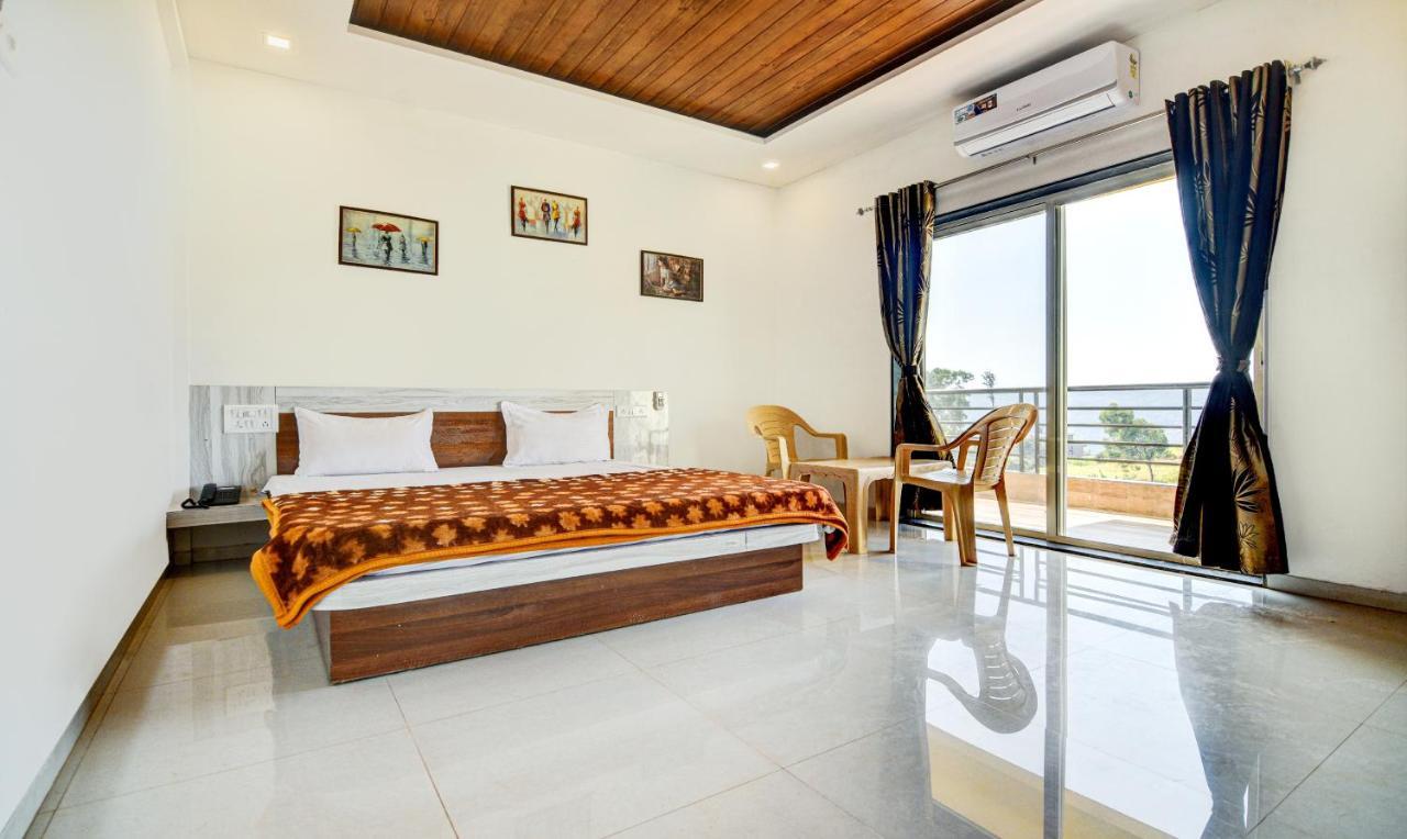 Aditya Hill View Inn Mahābaleshwar Dış mekan fotoğraf